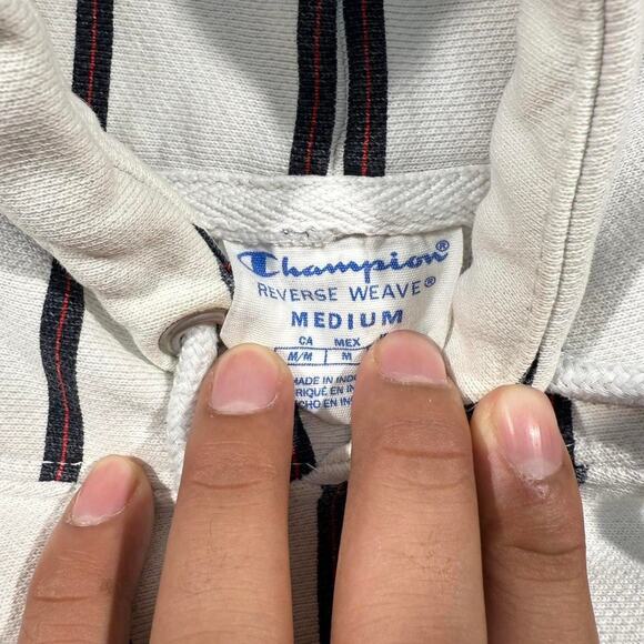 Stripes Women's Champion Reverse Weave Cropped Hoodie Size M 20x22 - Picture 4 of 8